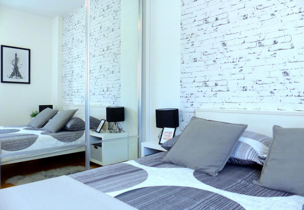 Iris Beach Apartments Каштела Экстерьер фото