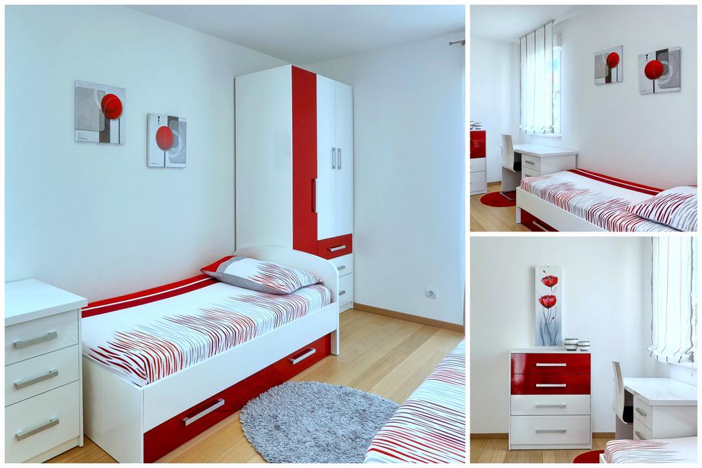 Iris Beach Apartments Каштела Экстерьер фото