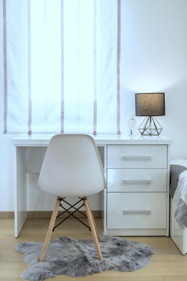 Iris Beach Apartments Каштела Экстерьер фото