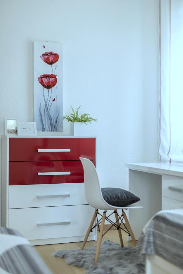 Iris Beach Apartments Каштела Экстерьер фото
